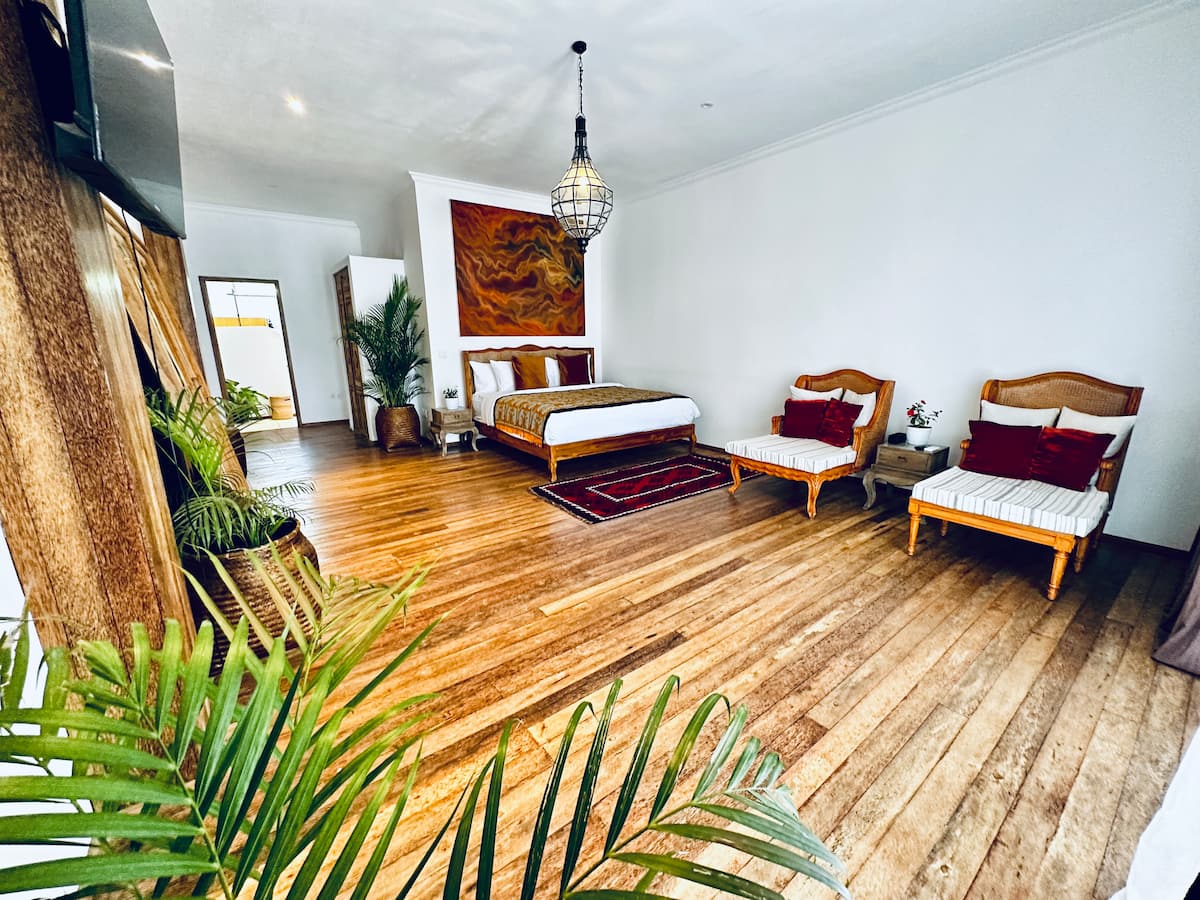 Living room image 1