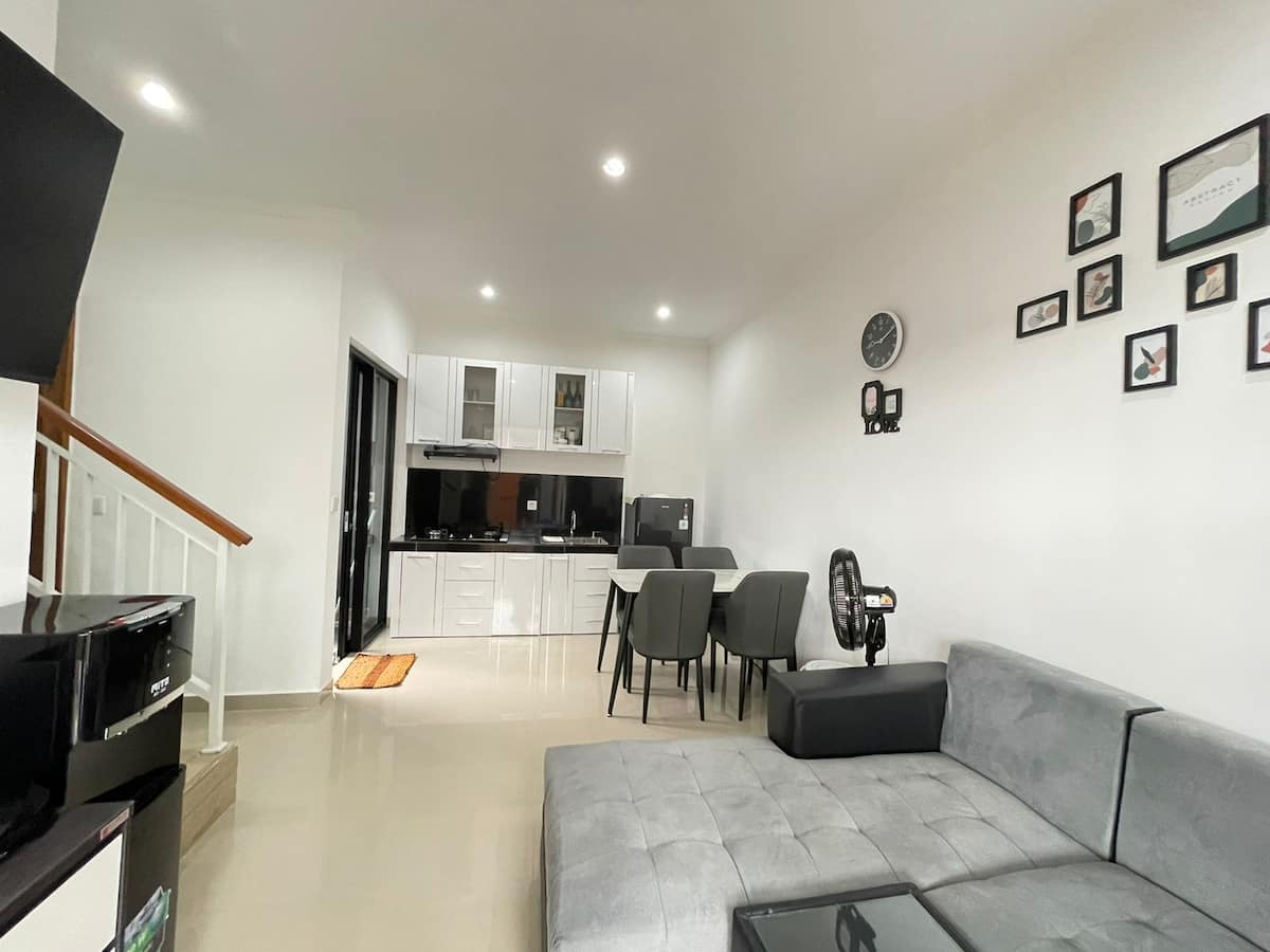 Living room image 1