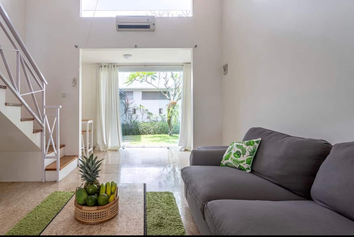 Living room image 1
