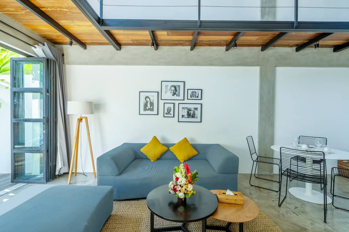 Living room image 1
