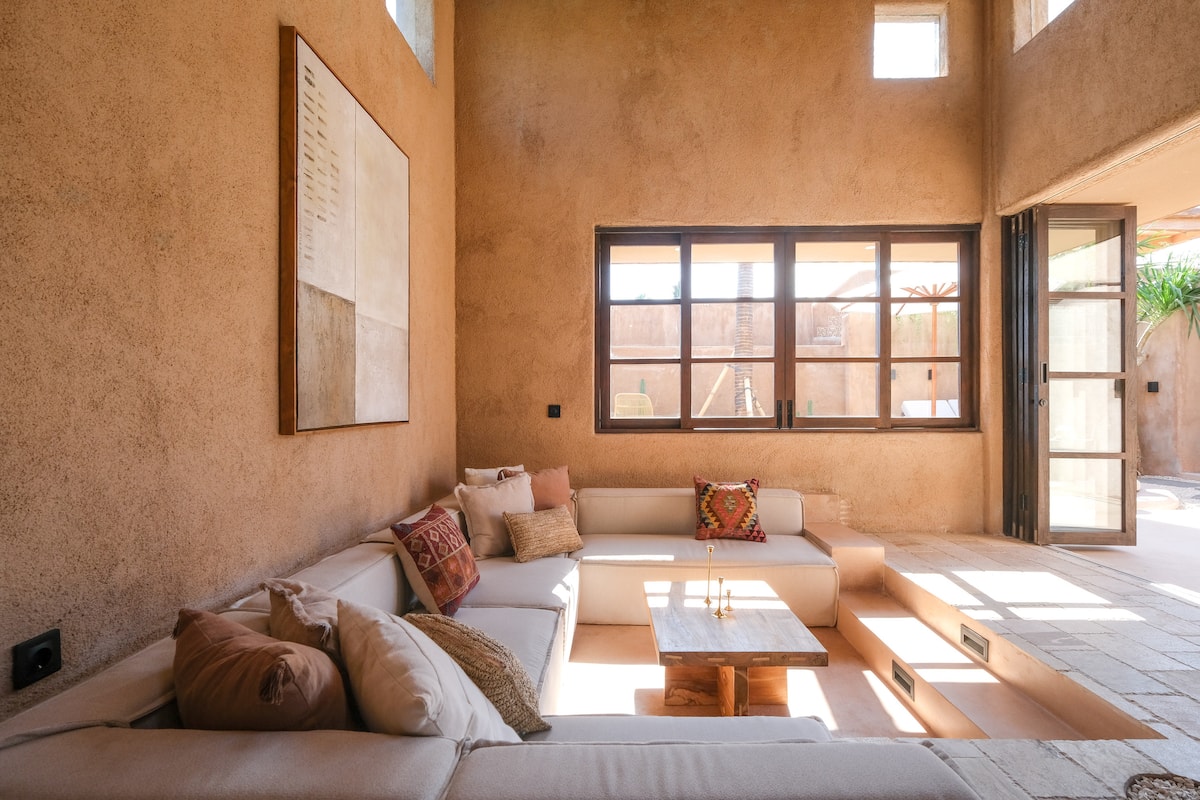 Living room image 1