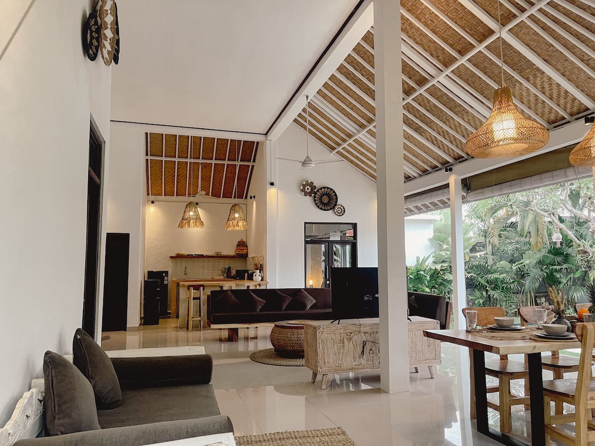 Living room image 1