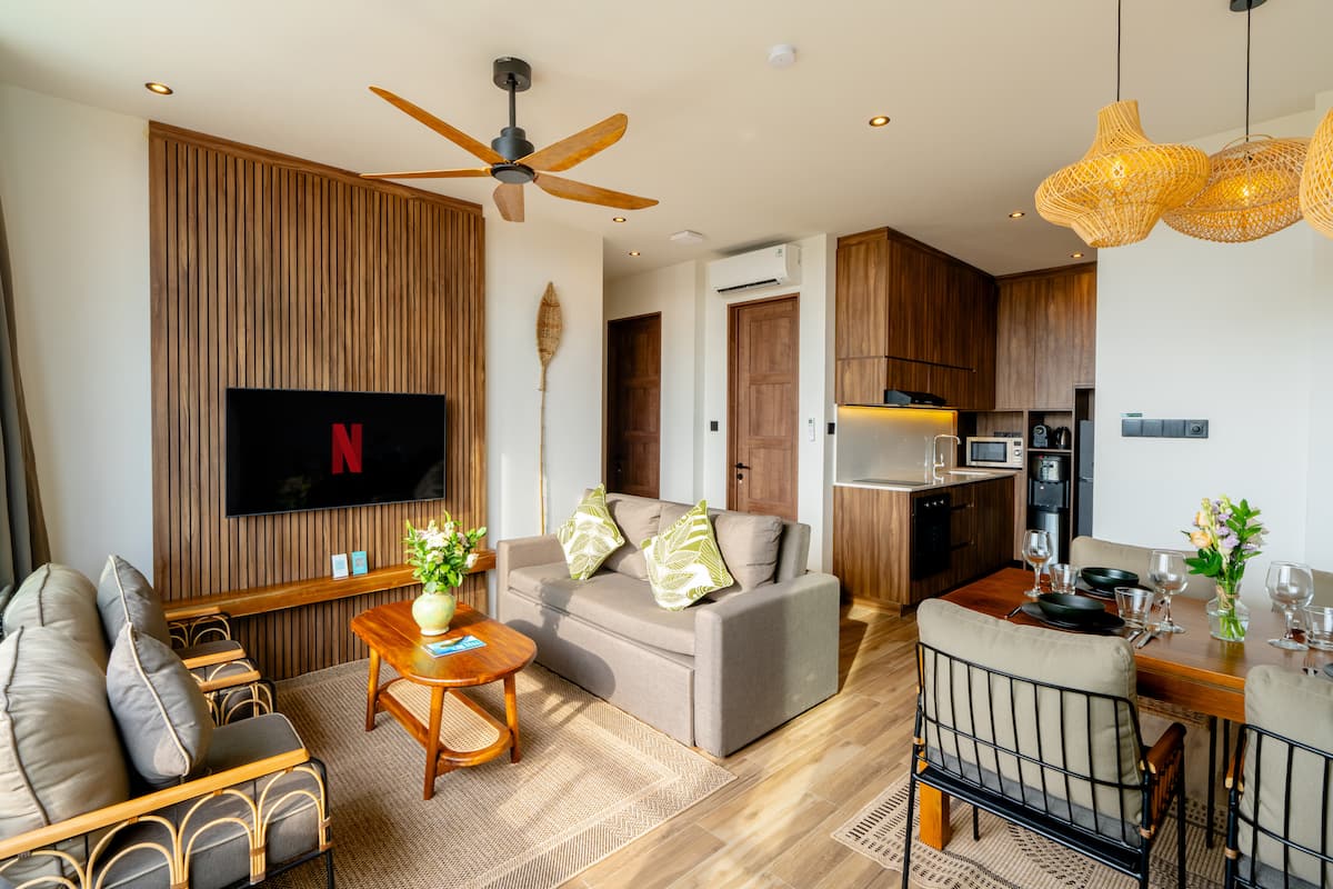 Living room image 1