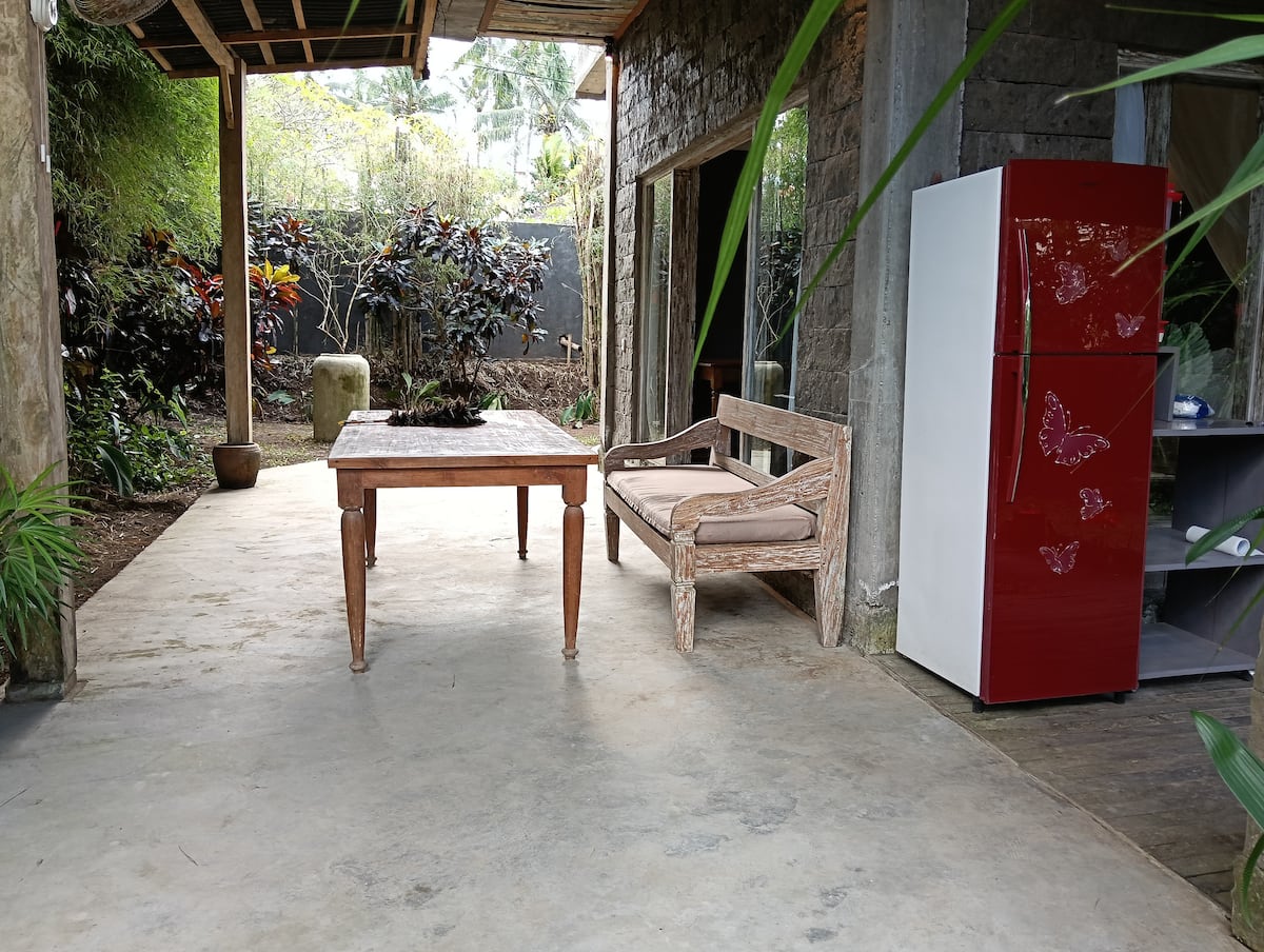 Full kitchen image 1