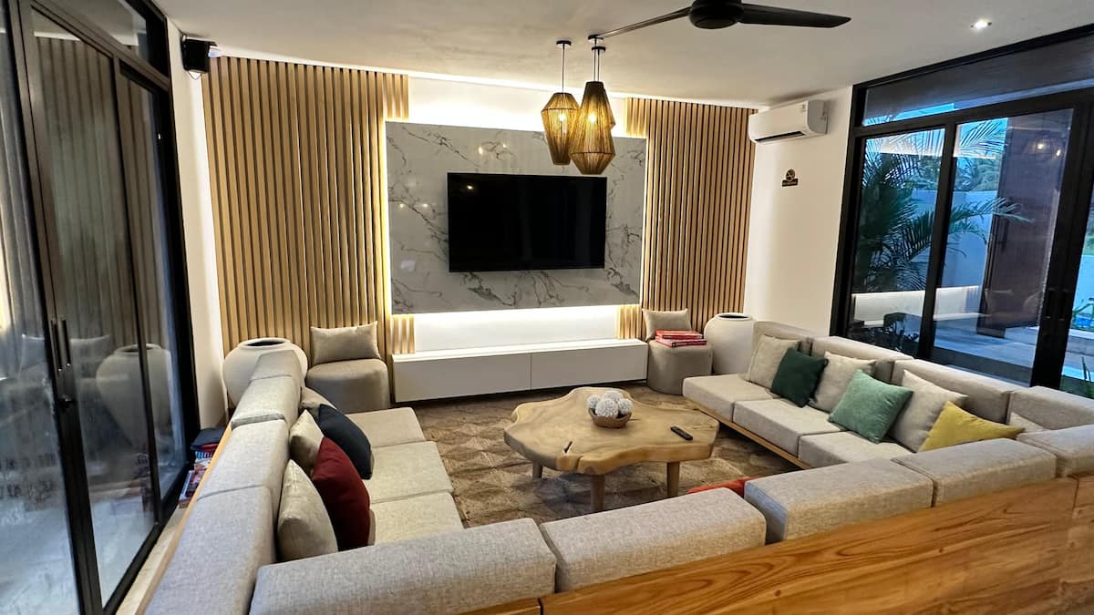 Living room image 1
