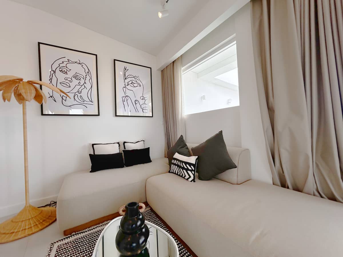 Living room image 1