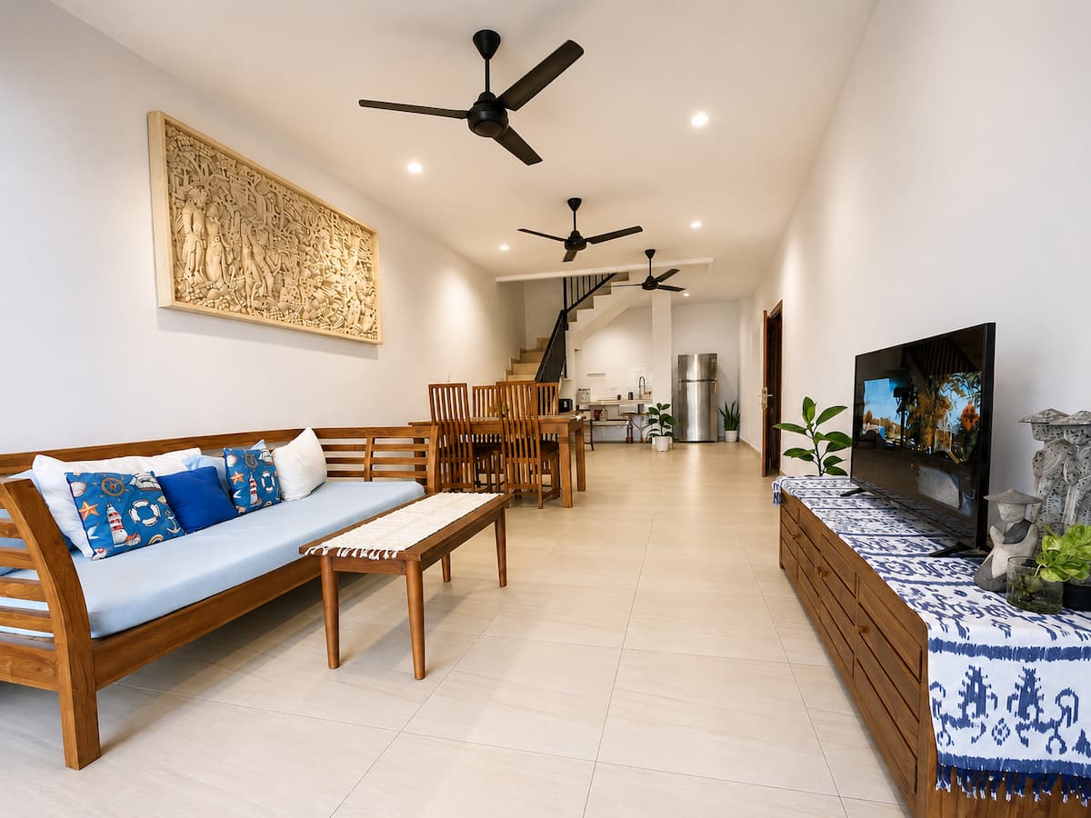 Living room image 1
