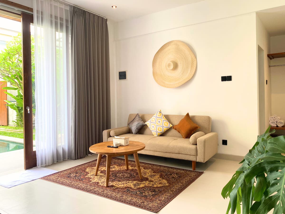 Living room image 1