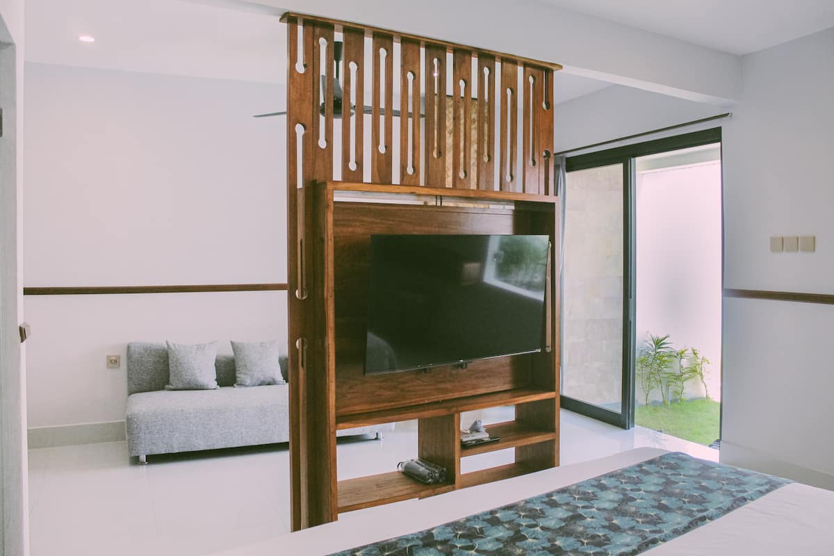 Living room image 1