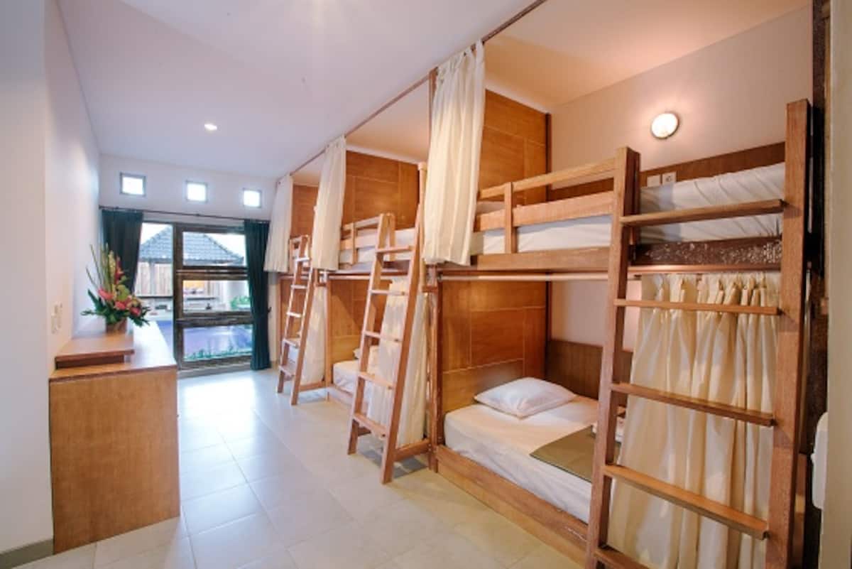 MIXED DORM 6