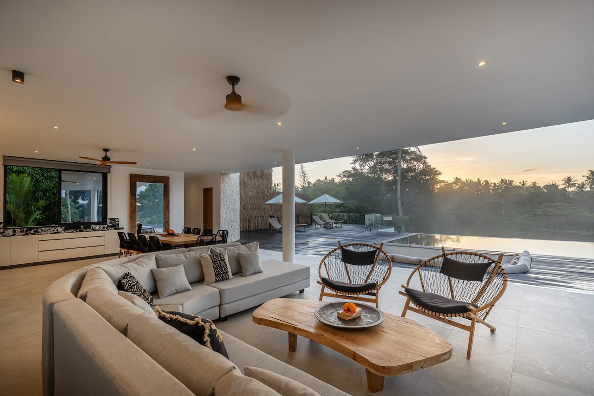 Living room image 1