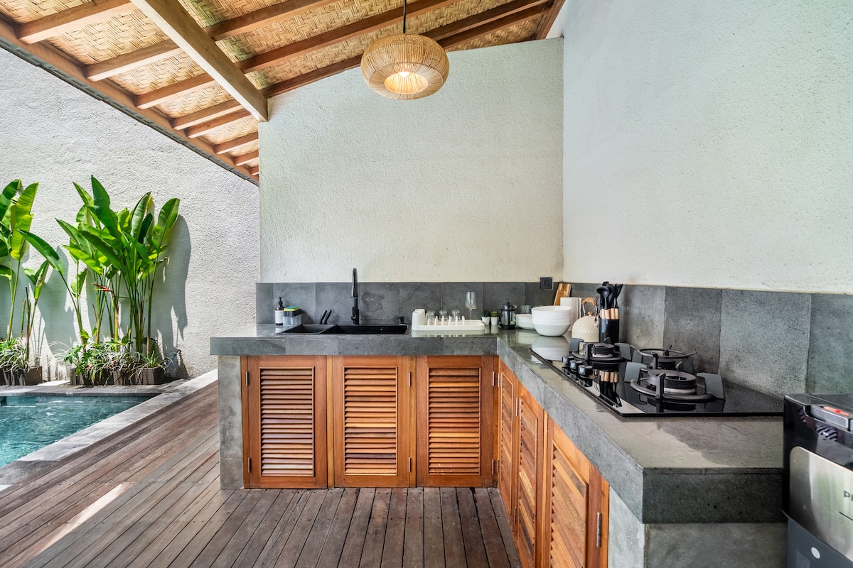 Shared kitchenette image 1
