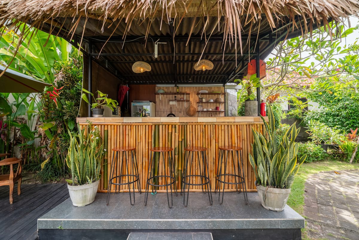 Shared kitchenette image 1