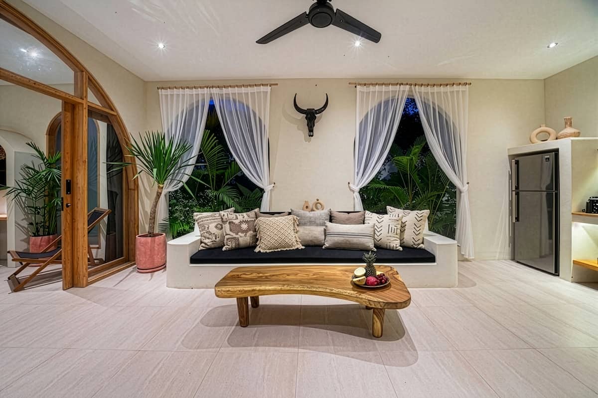 Living room image 1