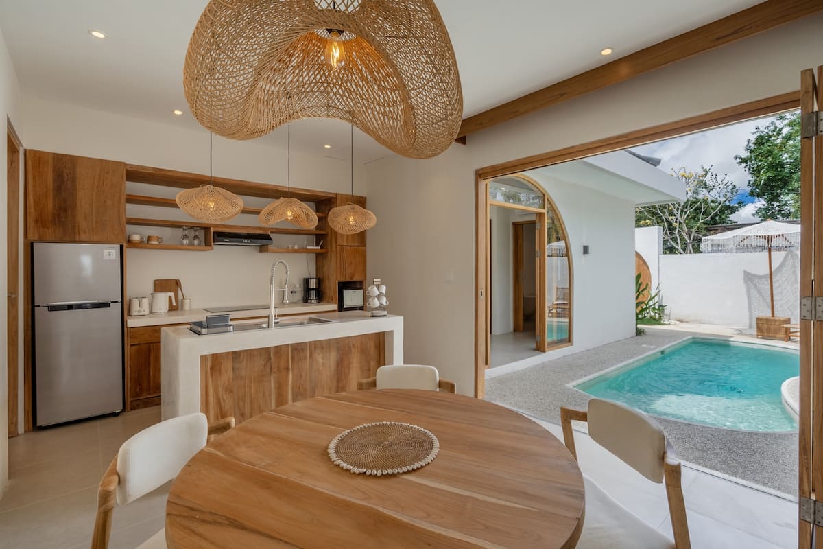 Full kitchen image 1