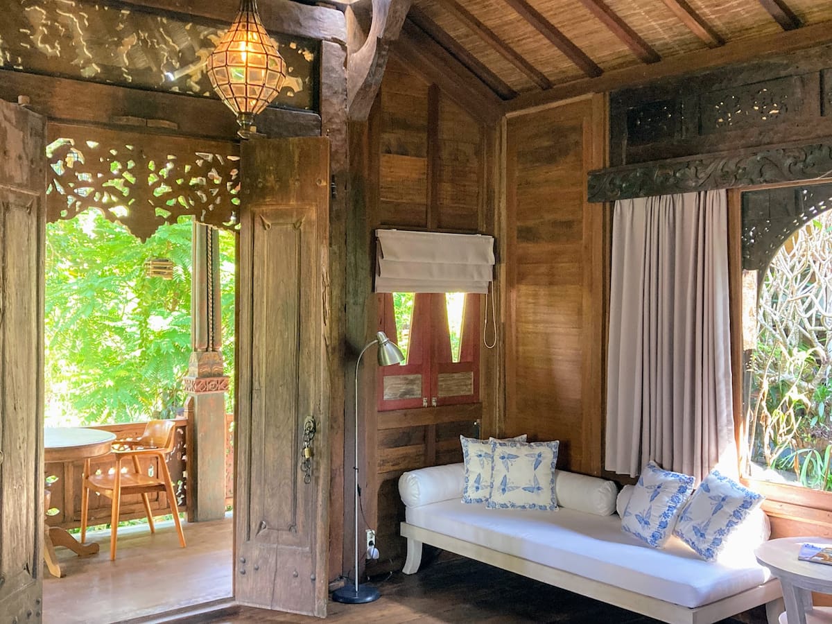 Spacious wood cabin with private terrace facing a beautiful organic garden