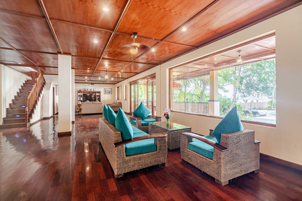 Living room image 1