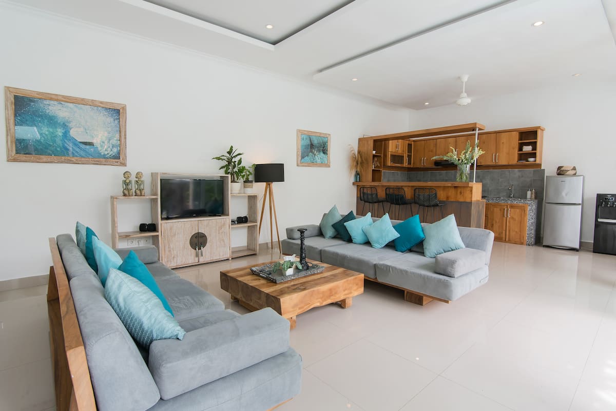 Living room image 1