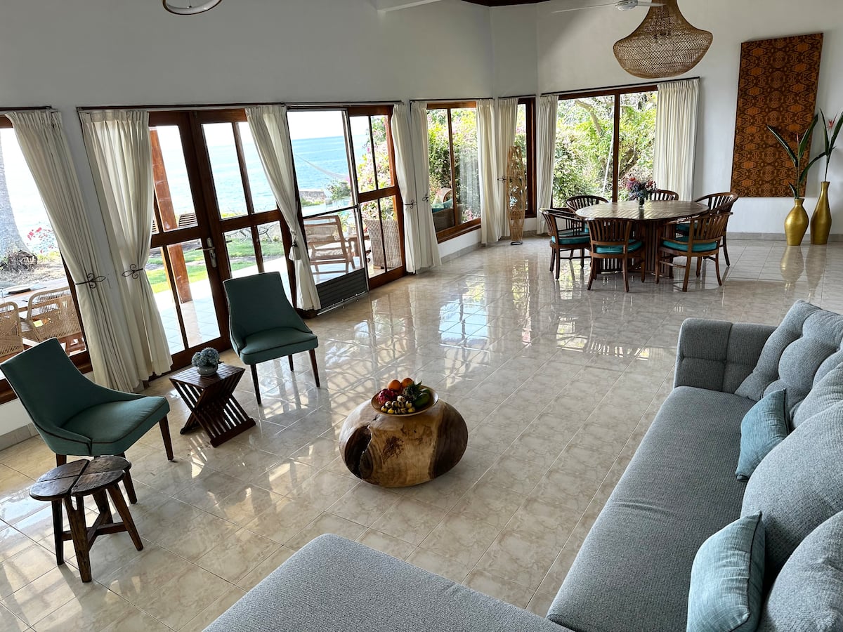 Living room image 1