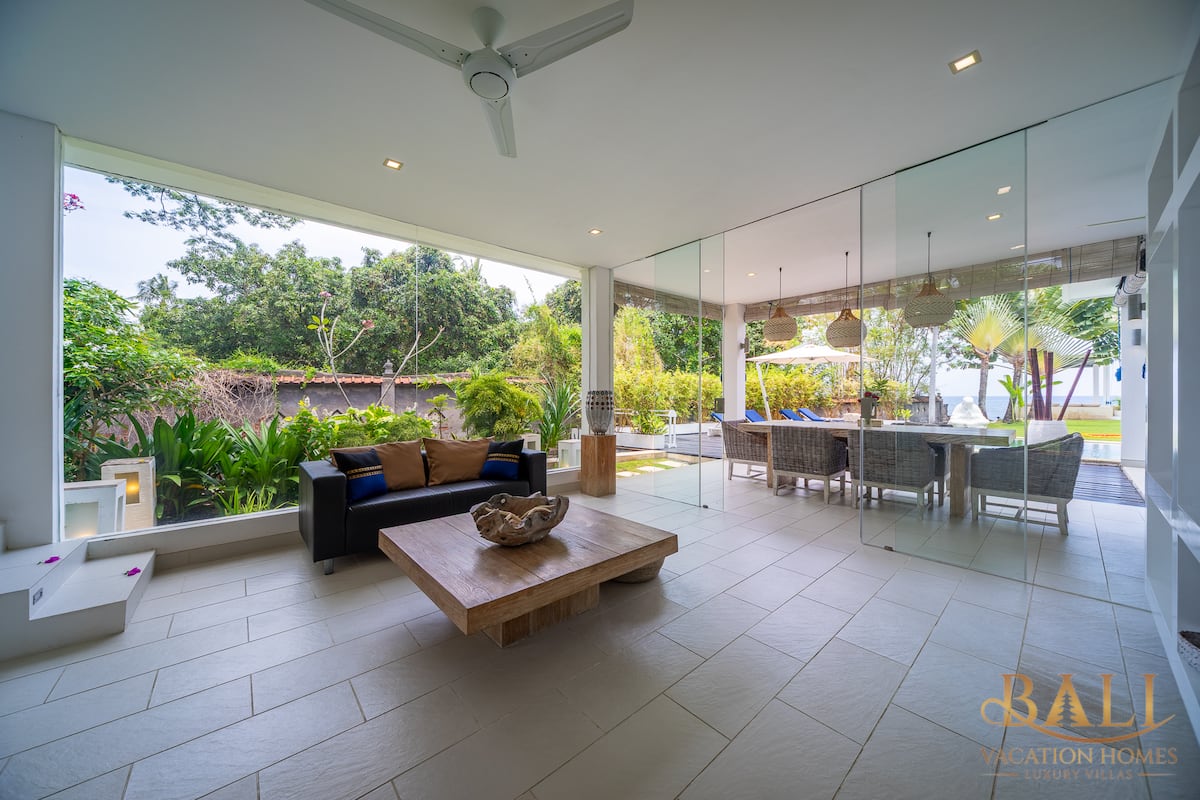Living room image 1