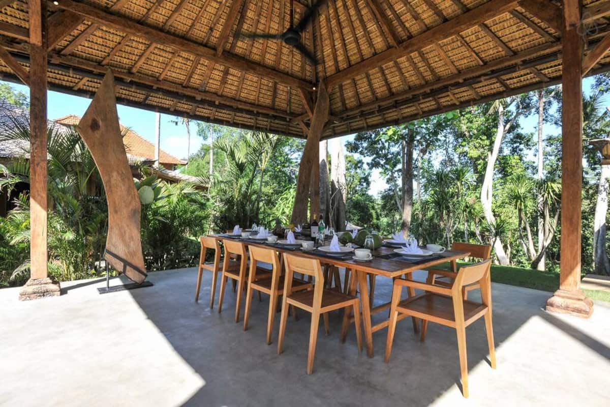 Lunch & Dinner area