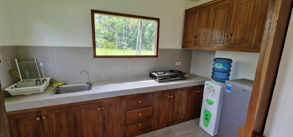 Full kitchen image 1
