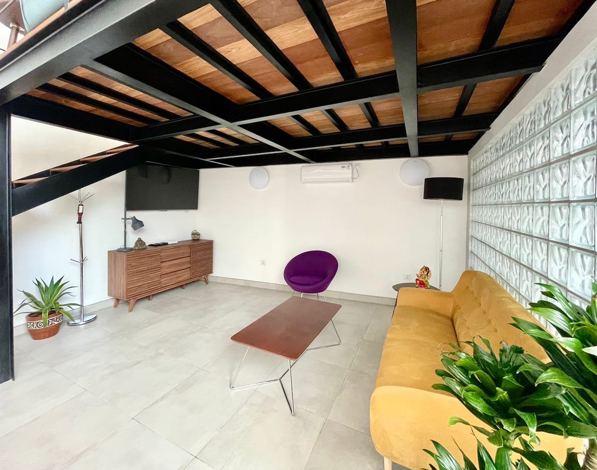Living room image 1