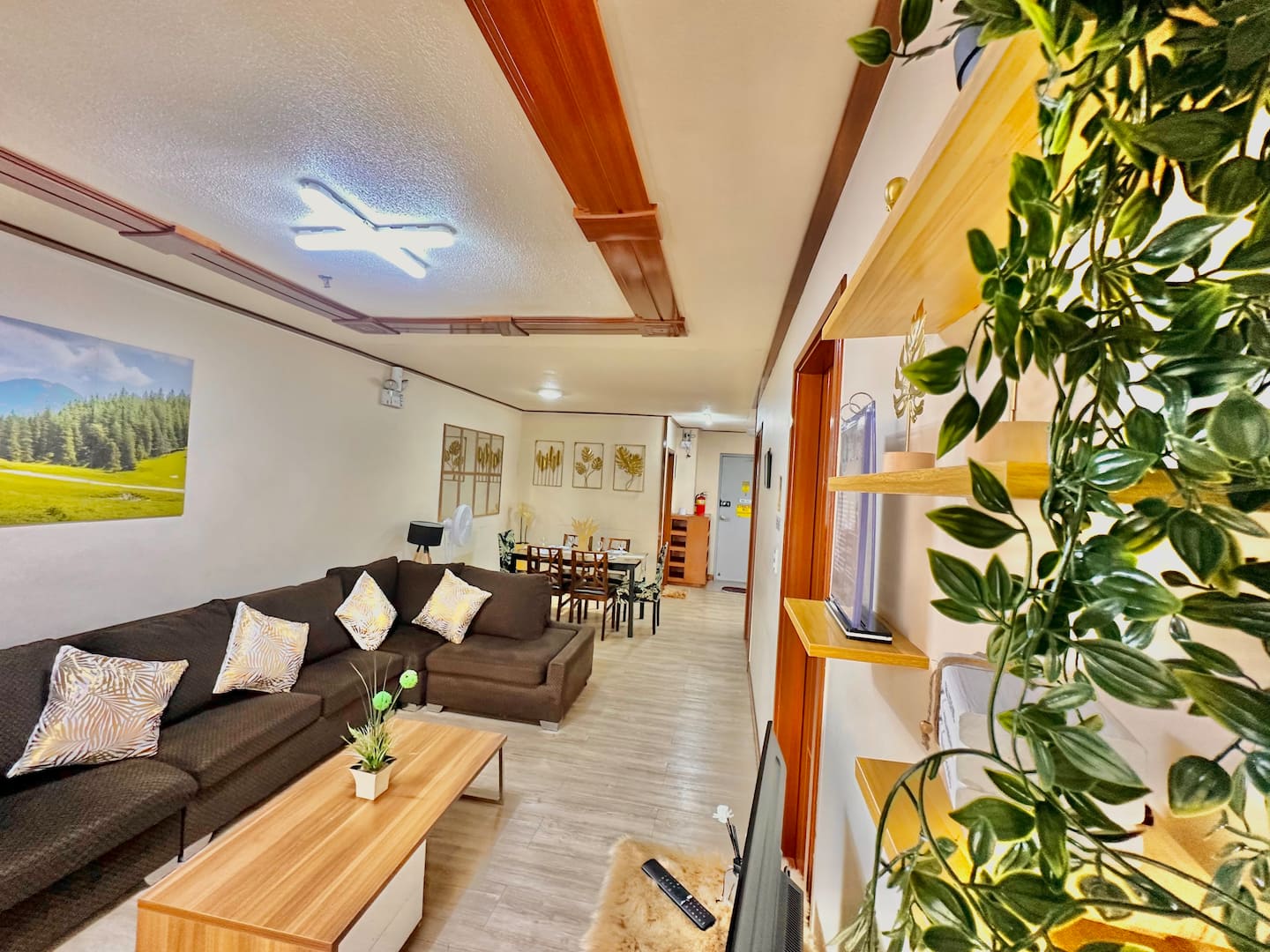 Unit C55 Condo near Burnham Park & Night Market